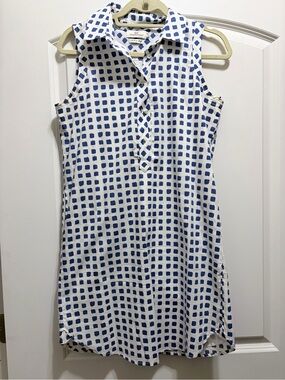 Vineyard Vines White Button-Up Shirt with Blue Geometric Print